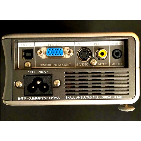 Sharp Notevision DLP projector with power cord & case - Picture 3 of 6